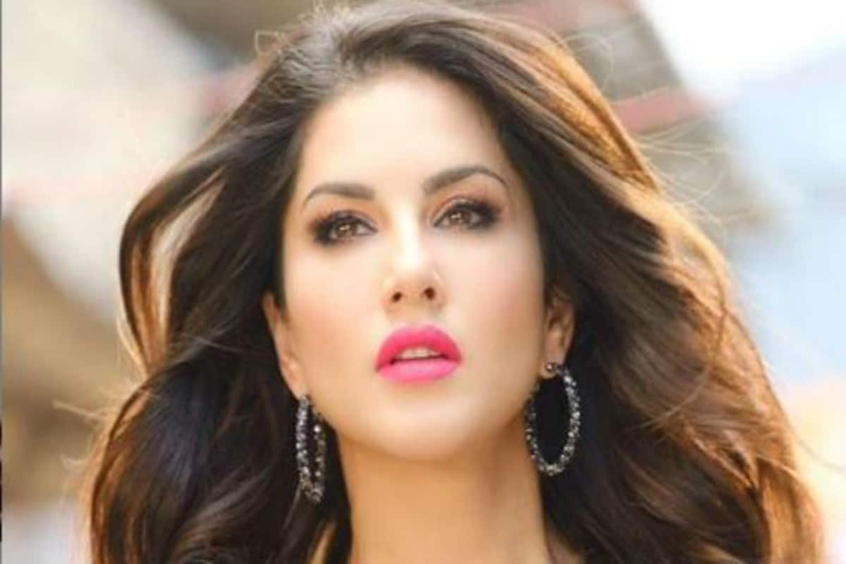 Sunny Leone Oozes Oomph And Sensuality at The Launch of Her Makeup Line in  Abu Dhabi | India.com