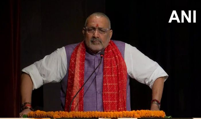 केंद्रीय मंत्री गिरिराज सिंह ने कहा- महिलाओं के विरुद्ध हिंसा को धर्म ...