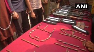 कश्मीर में जैश-ए-मोहम्मद की आतंकी साजिश बेनकाब, AK-56, AK-47 का जखीरा बरामद कश्मीर में जैश-ए-मोहम्मद की आतंकी साजिश बेनकाब, AK-56, AK-47 का जखीरा बरामद