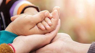 22 साल की लड़की को 6 साल की बच्ची समझकर युगल ने लिया गोद …आगे जो हुआ जानकार हो जाएंगे हैरान 22 साल की लड़की को 6 साल की बच्ची समझकर युगल ने लिया गोद …आगे जो हुआ जानकार हो जाएंगे हैरान