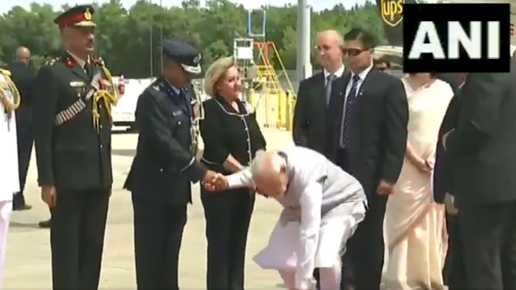 Howdy, Modi: Why did PM Modi Bend Down at Houston Airport? Watch Video