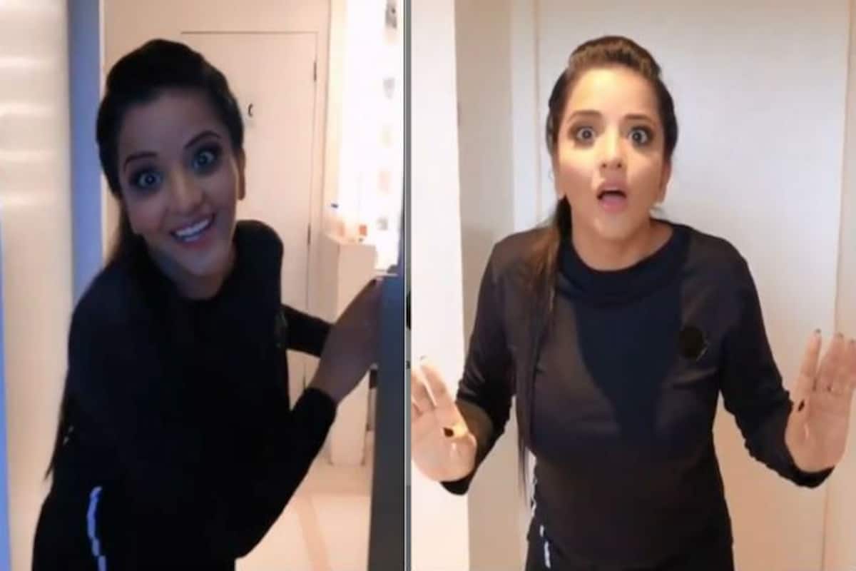 Bhojpuri Queen Monalisa Mimics on Akshay Kumar's Dialogue From Mujhse Shaadi Karogi, Watch Funny Video Bhojpuri Queen Monalisa Mimics on Akshay Kumar's Dialogue From Mujhse Shaadi Karogi, Watch Funny Video