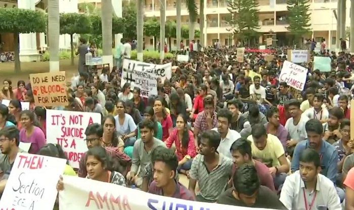 Karnataka Protests Break Out After Engineering College Student Kills Self Over Harassment by Management India pic photo