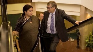 Smriti Irani Shares A Picture With Bill Gates With An Amusing ‘Dropout’ Joke Smriti Irani Shares A Picture With Bill Gates With An Amusing ‘Dropout’ Joke