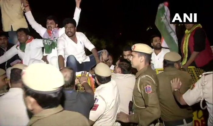 Congress Workers Protest Outside Amit Shah’s House Over Removal Of SPG ...