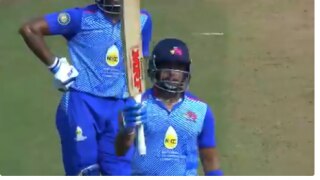 Syed Mushtaq Ali Trophy 2019-20 : डोपिंग मामले में 8 महीने का बैन झेलने वाले पृथ्वी शॉ की अर्धशतकीय वापसी Syed Mushtaq Ali Trophy 2019-20 : डोपिंग मामले में 8 महीने का बैन झेलने वाले पृथ्वी शॉ की अर्धशतकीय वापसी