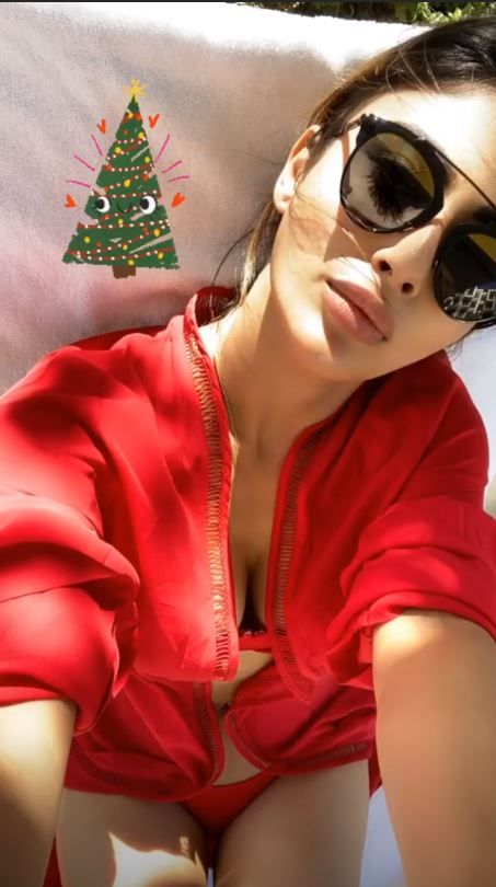 Mouni Roy Sets The Internet Ablaze in Red Hot Bikini as She Flaunts Her  Toned Body on The Beachside | India.com