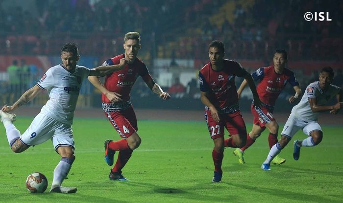 https://static.india.com/wp-content/uploads/2019/12/Nerijus-Valskis-gave-Chennaiyin-FC-the-lead-in-the-26th-minute-vs-Jamshedpur-FC-in-ISL-2019-20%C2%A9website.jpg