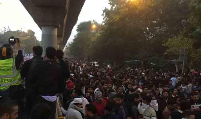 CAB 2019: जामिया प्रोटेस्ट के बाद कई जगहों पर बिगड़े हालात, जानिए 10 तथ्य