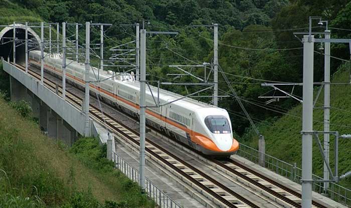 High Speed Trains: देश में हाई स्पीड ट्रेनों पर काम शुरू, इन 7 रूटों पर किया जाएगा संचालन