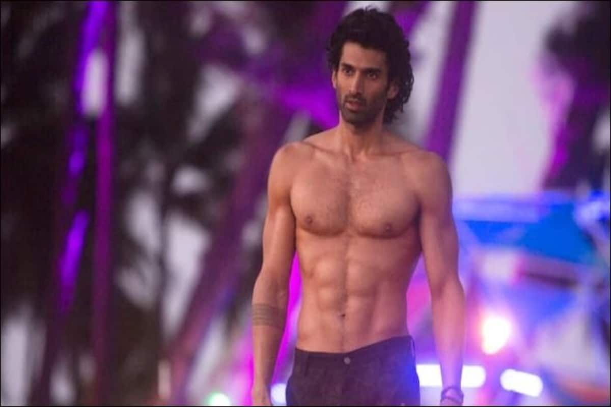 Trending Bollywood News Today: Aditya Roy Kapur's Drool-Worthy Still From  Malang Will Instantly Set Your Heart Accelerating 