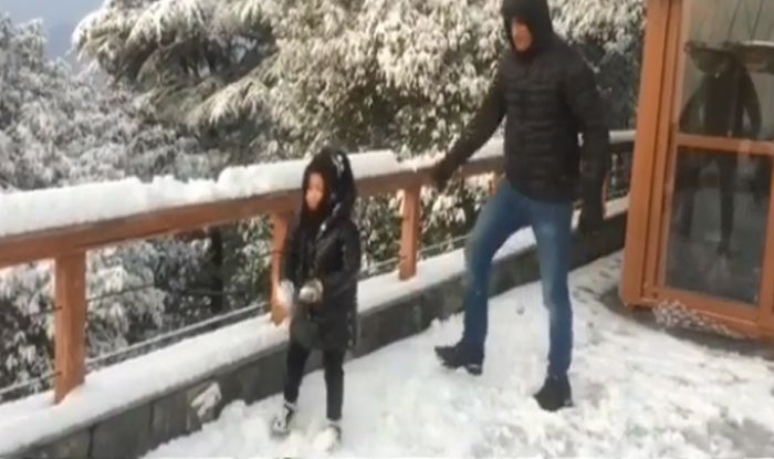 पापा धोनी की मस्ती का बेटी जीवा ने कैसे लिया बदला..देखें VIDEO