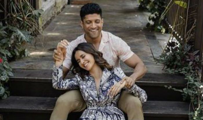 Farhan Akhtar Asks Shibani Dandekar To Be His Valentine She Goes Quirky And Replies Love You Bro India Com Farhan akhtar and shibani dandekar have just added an adventurous twist to their romantic love story. farhan akhtar asks shibani dandekar to