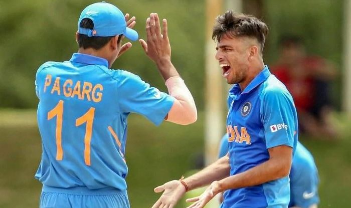 https://static.india.com/wp-content/uploads/2020/02/Ravi-Bishnoi-celebrates-a-wicket-with-captain-Priyam-Garg-in-ICC-U19-Cricket-World-Cup-2020%C2%A9PTI.jpg