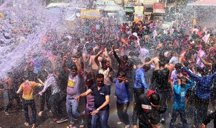 holi celebration in maharashtra