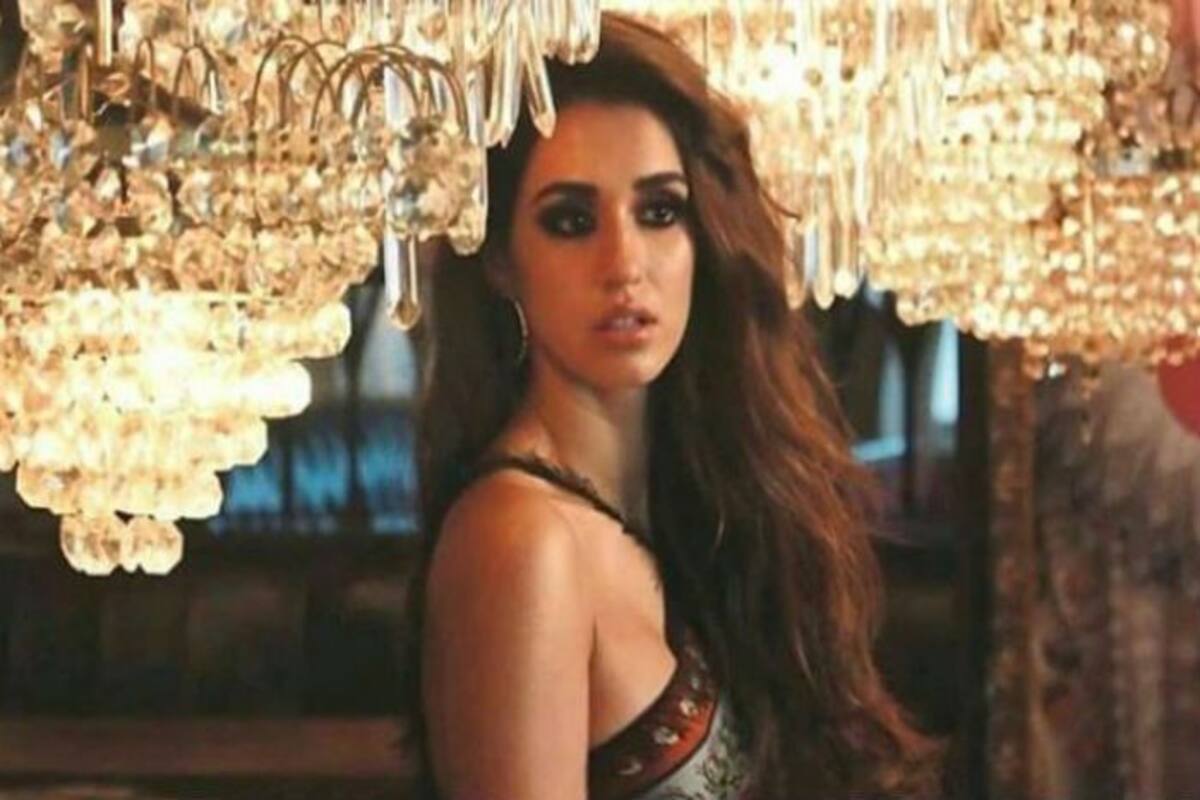 Sultry Alert! Disha Patani sets internet abuzz as she poses in
