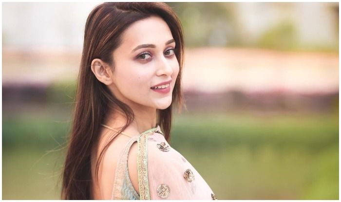 Mimi Chakraborty Gets Vaccinated at 'Fake' Inoculation Camp in Kolkata, Man Arrested After Complaint