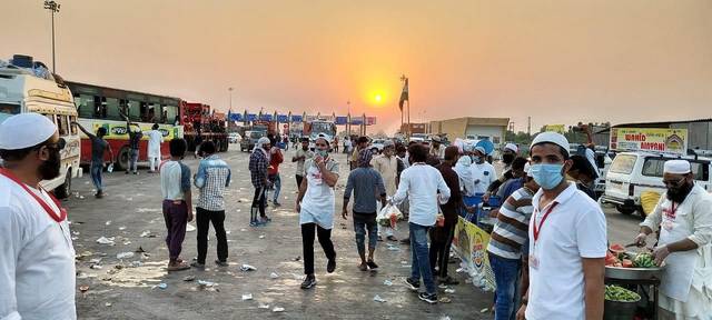 Wahid Biryani serves veg food and milk to migrant workers passing Lucknow on their way to their hometowns