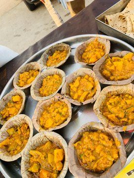 Wahid Biryani serves veg food and milk to migrant workers passing Lucknow on their way to their hometowns