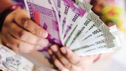 Fact Check Viral Message That Claims Scholarship Of Rs 10 000 For College Students Is Fake India Com