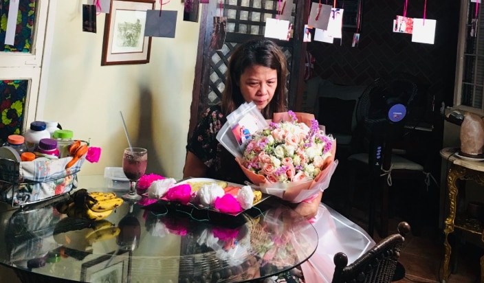 surprise for anniversary for wife