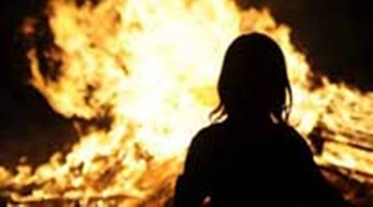 Tamil Nadu Horror: 15-Year-Old Girl Sets Herself on Fire After 3 Youths ...