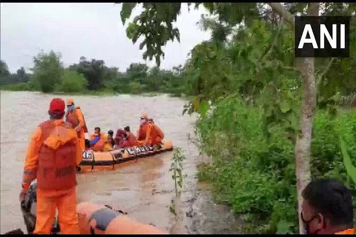 Bihar Flood: बिहार के 10 जिले बाढ़ से प्रभावित, 6.50 लाख लोगों पर आई आफत