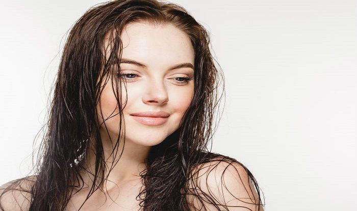 Monsoon Hair Care Tips: How to Keep Your Tresses Healthy During The Humid  Weather