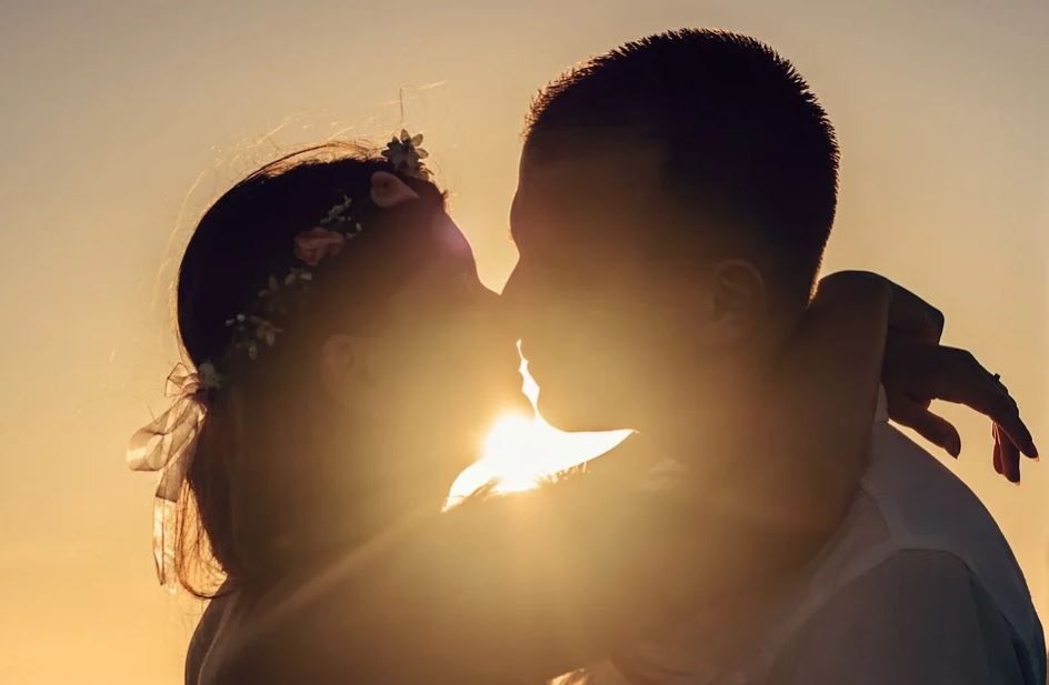 International Kissing Day 2020 Decoding 5 Types of Kisses For You And
