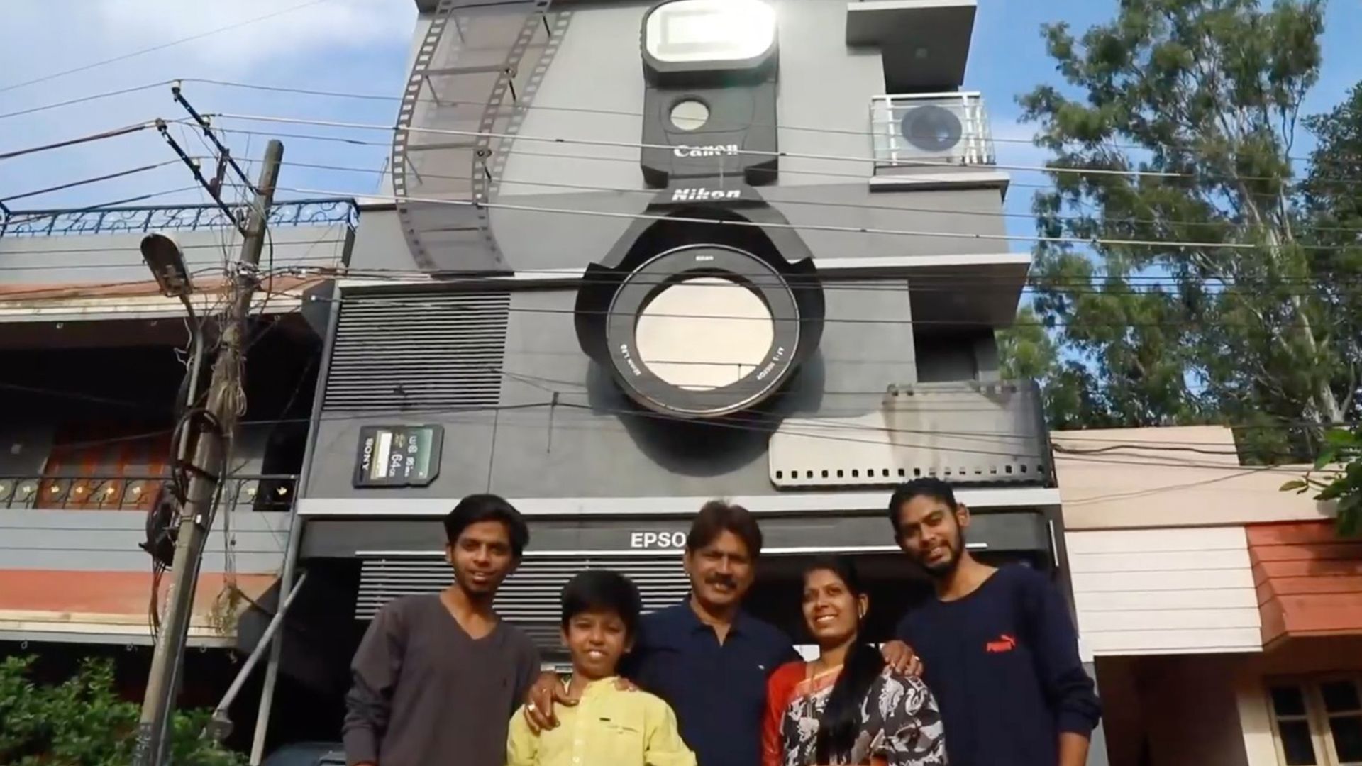 Karnataka Photographer Builds Camera-Shaped House ‘Click’, Names His
