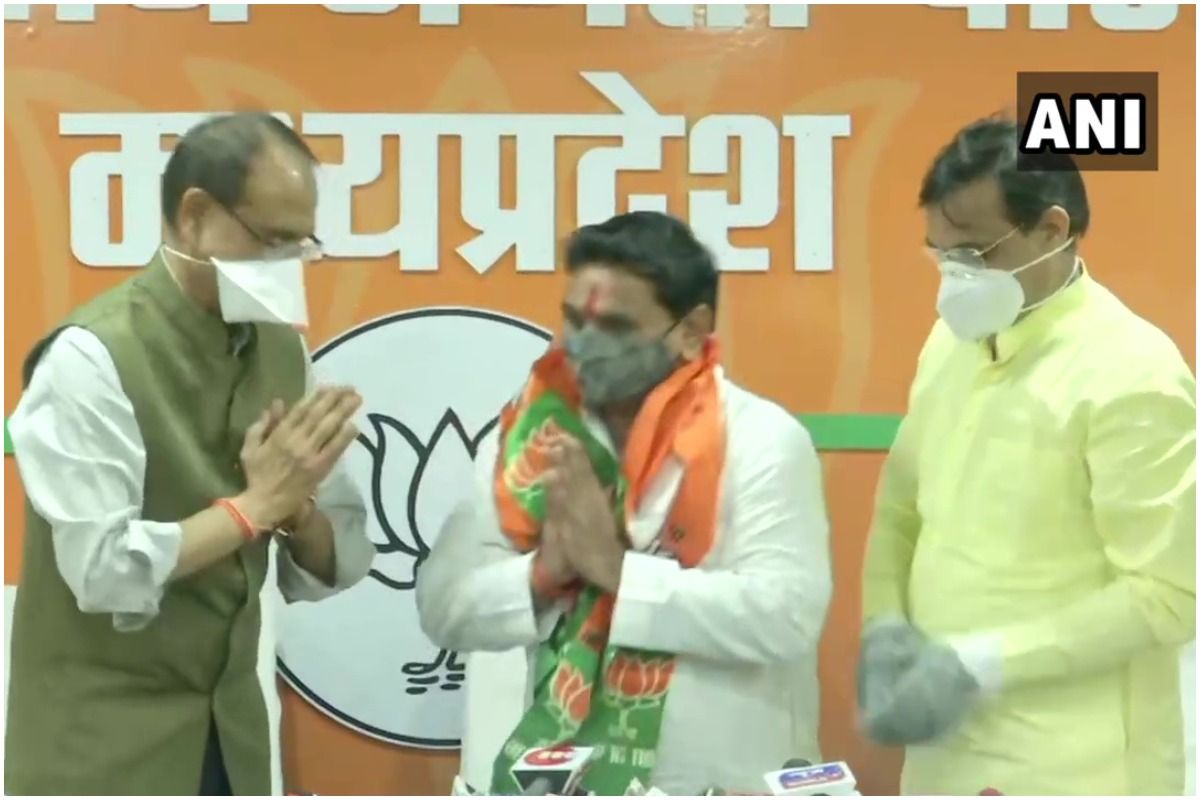 मध्य प्रदेश: कांग्रेस को एक और झटका, विधायकी और पार्टी छोड़ नारायण पटेल BJP में शामिल