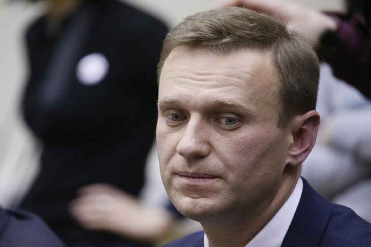 was-russian-leader-alexei-navalny-poisoned-hospital-claims-otherwise