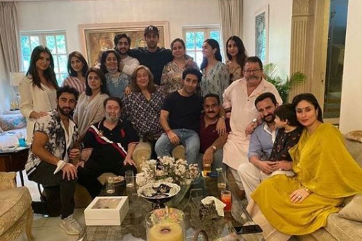 Kareena Kapoor Khan And Clan Comes Together To Celebrate Raksha Bandhan ...