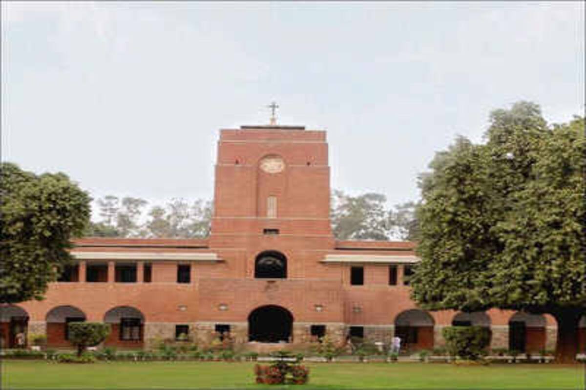 Delhi University Admissions St Stephen S College Declares First Cut Off 99 25 For Economics Hons India Com