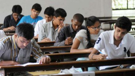 CBSE Board Exams: क्या प्री-बोर्ड में पास होने वाले ही दे पाएंगे 10वीं,  12वीं के एग्जाम, जानें... - Cbse th th board exams fact check only those  students are eligible for board