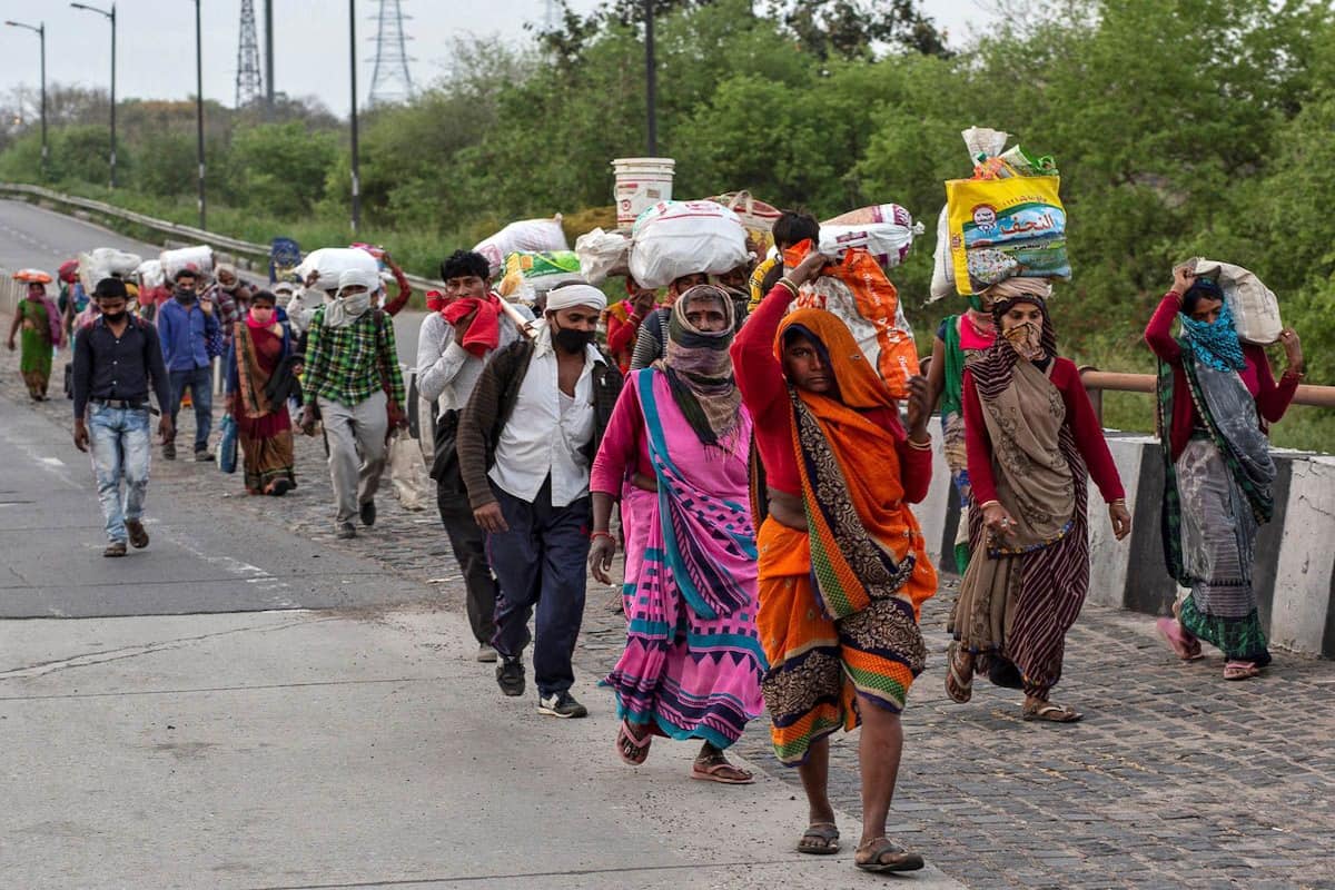Over 1 Crore Migrant Workers Walked Back to Their Home States During  March-June: Govt Tells Parliament | India.com