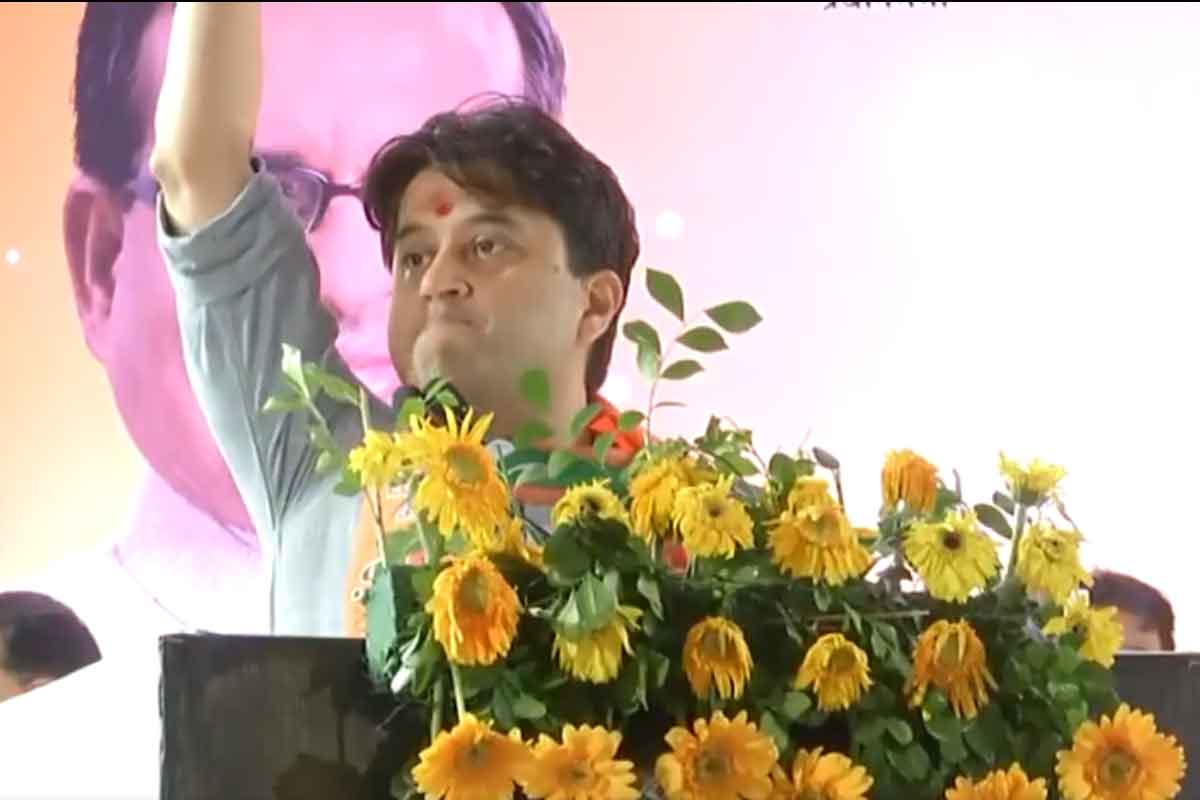 Farmer Dies of Heart Attack at Jyotiraditya Scindia's Rally; Congress Lashes Out at BJP MP For Resuming Speech