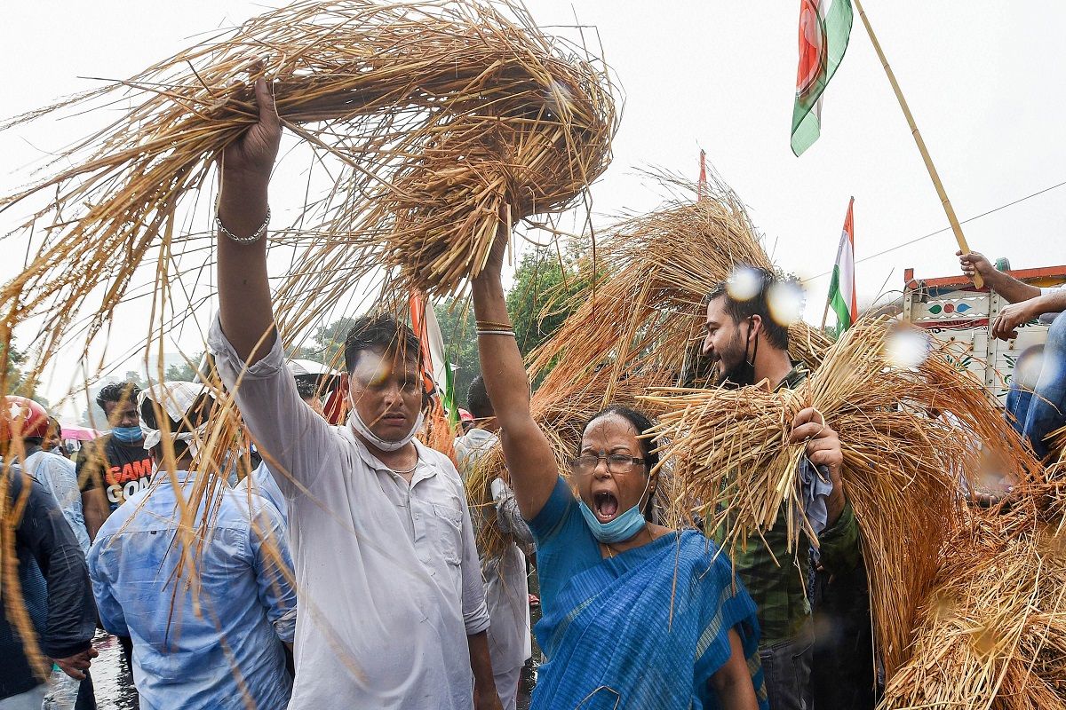Punjab Farmers Begin Collecting Essentials For March to Delhi