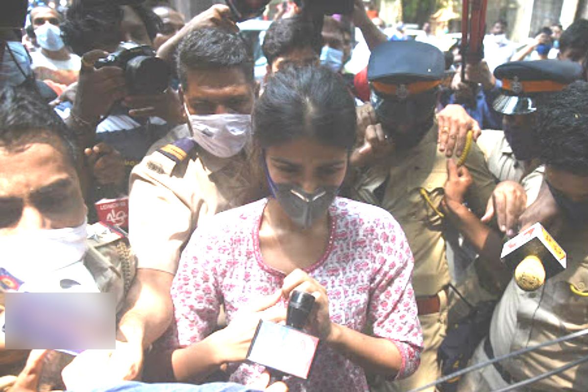 Drug Cartel Case: NCB to Summon 25 High Profile Bollywood Celebrities Named by Rhea Chakraborty