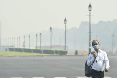 Delhi Air Pollution: #DelhiAirEmergency Trends as Air Quality Worsens in  Delhi NCR