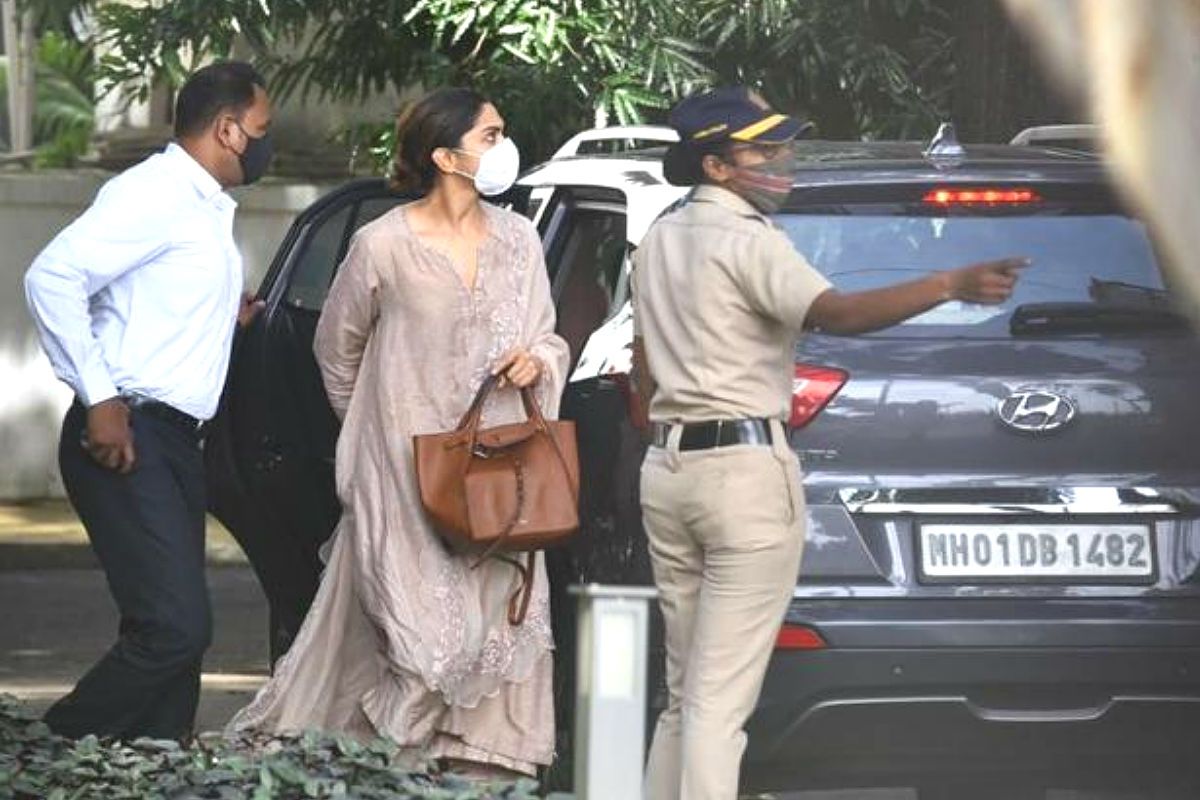 SSR Case-Drugs Probe: NCB Sends Deepika Padukone's Phone And 14 Other Devices to Gujarat For Forensic Testing