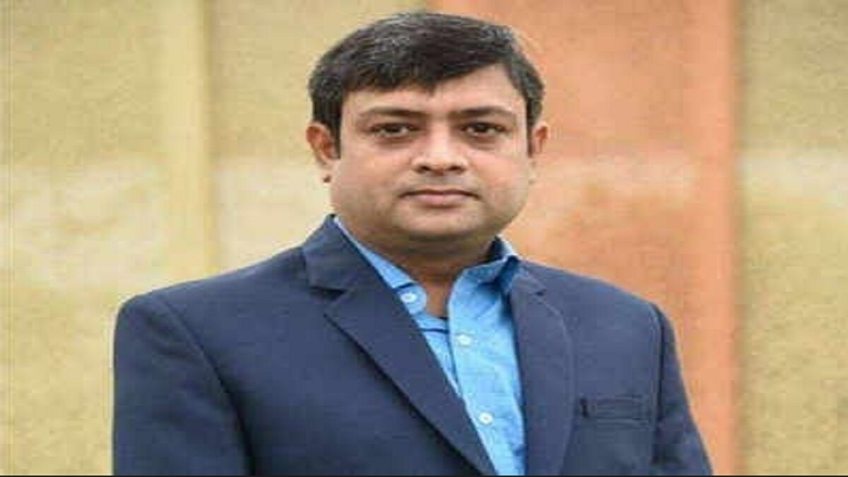 Surat Doctor, Who Removed His Oxygen Support in ICU to Save Elderly Covid Patient, Set to Fly Back Bome