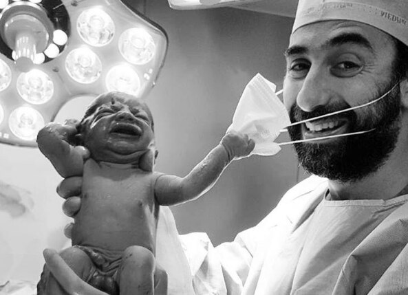 Newborn Baby Removing Doctor's Mask I PinkLungi