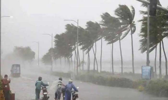Chennai Receives Heaviest Rainfall in a Day in Last 5 Years, Several Areas Waterlogged; IMD Issues Yellow Alert