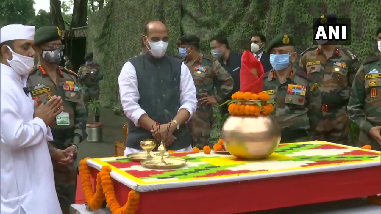Rajnath Singh Performs 'Shastra Puja' in Darjeeling, Pays Tribute to Soldiers at China Border