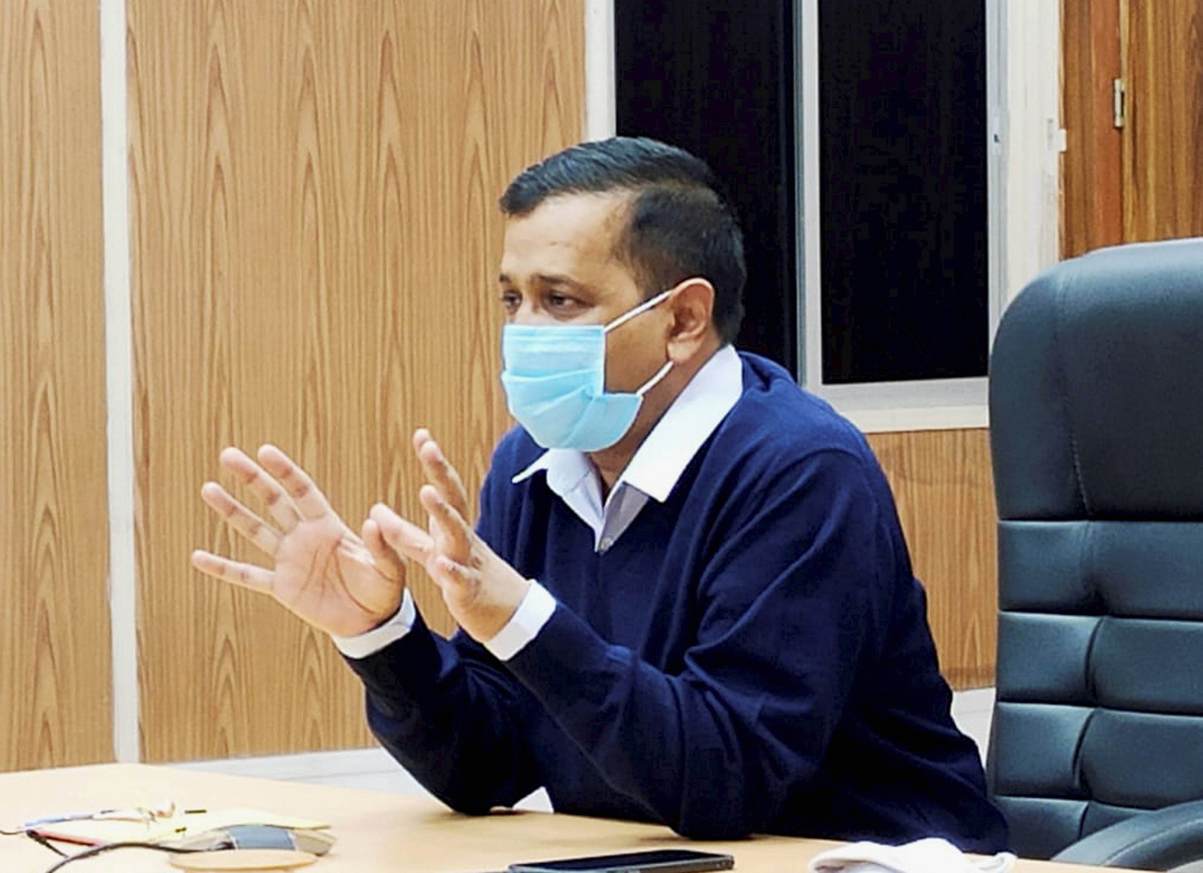 Kejriwal Urges AAP Leaders, Workers to Visit Public Places & Distribute Free Masks