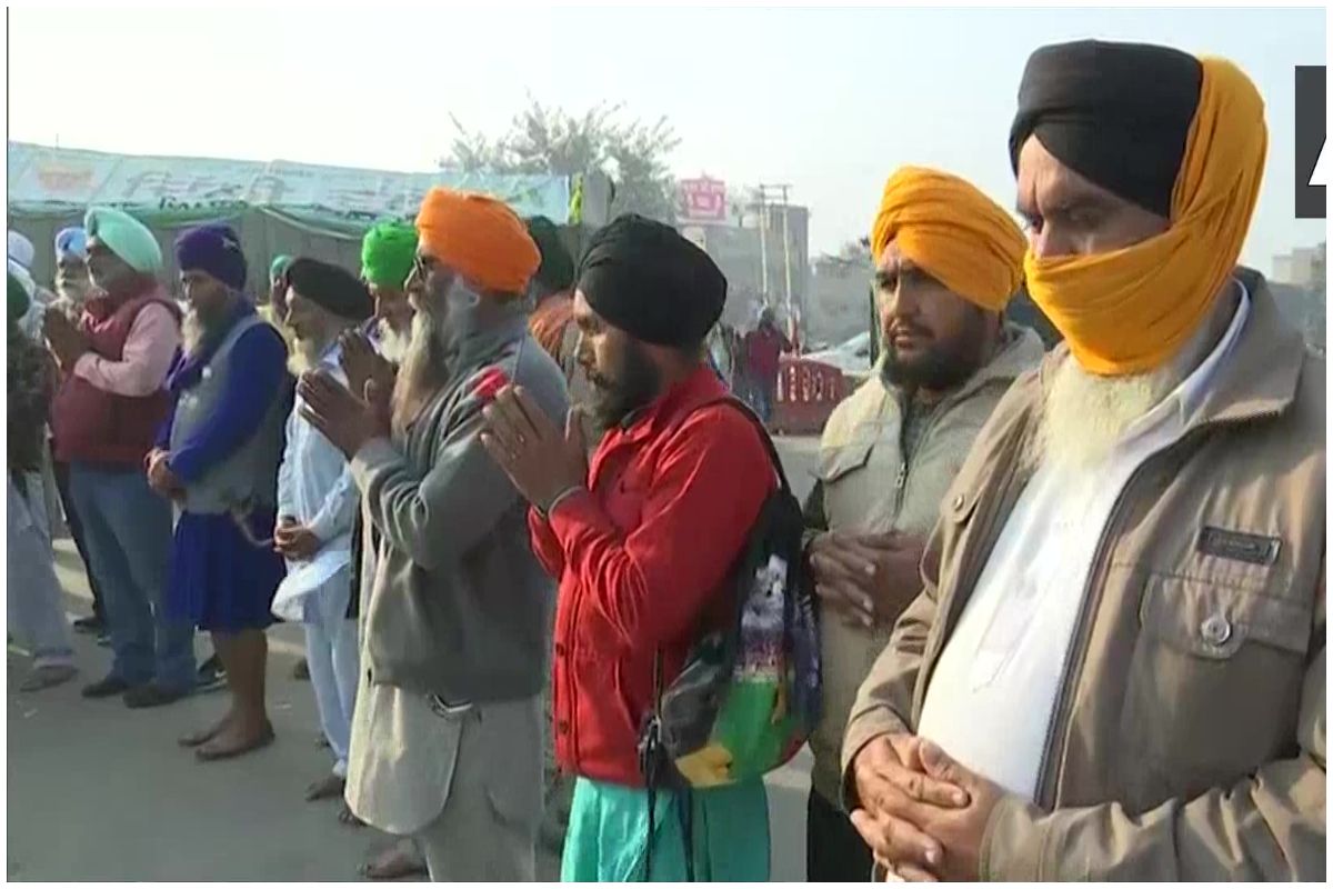 Guru Nanak Jayanti 2020: Protesting Farmers Offer Prayers At Singhu Border, Check PICTURES Here