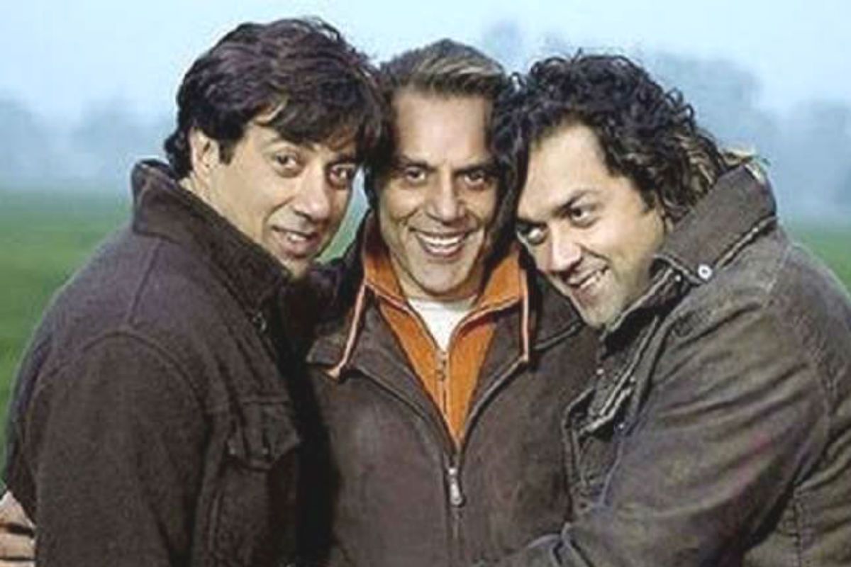 Dharmendra 85 Birthday Director Anil Sharma Shares Throwback Picture Difficult to Recognize