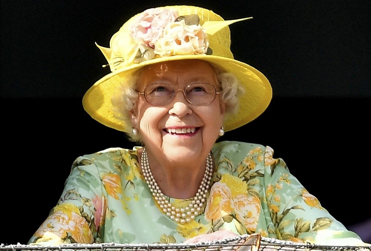 French Radio Mistakenly Publishes Obituaries of Britain’s Queen ...