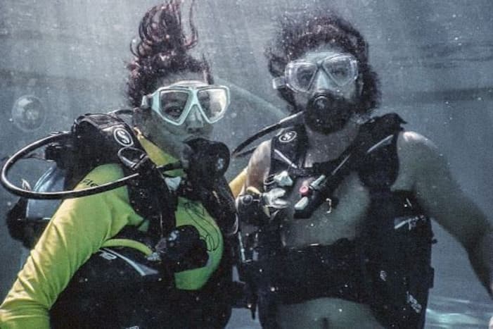 'Breathe With Me'! Farhan Khan, Shibani Dandekar's Loved-Up Underwater Pictures Are Full of Romance